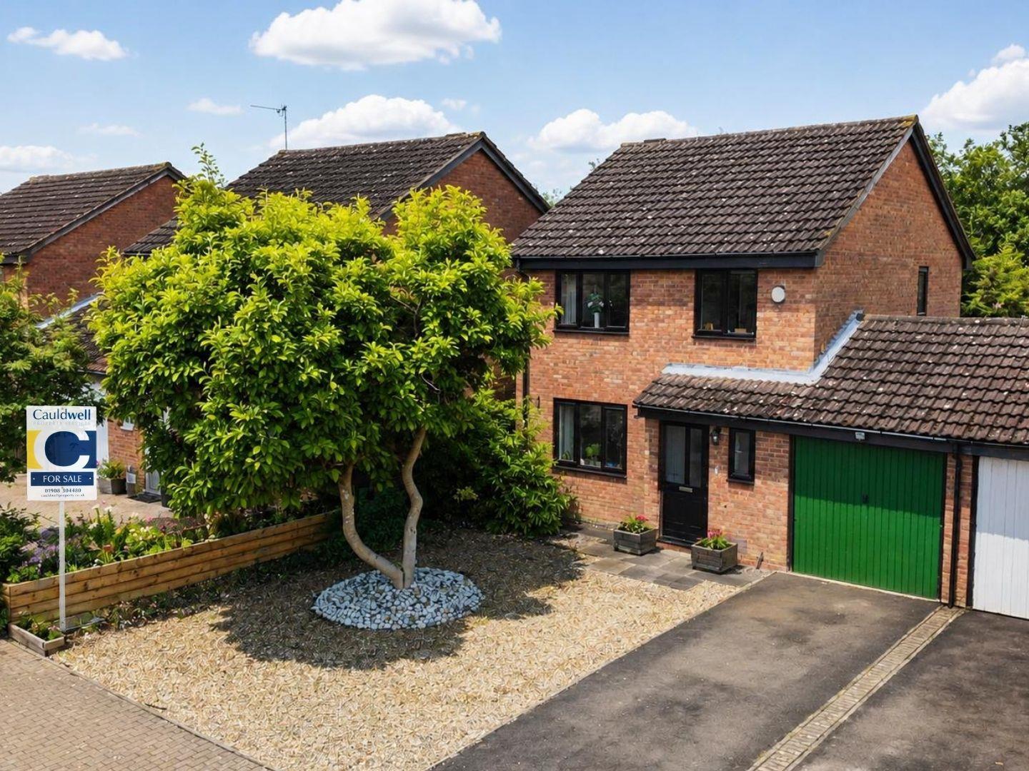 3 bed property in Stokenchurch Place, Milton Keynes